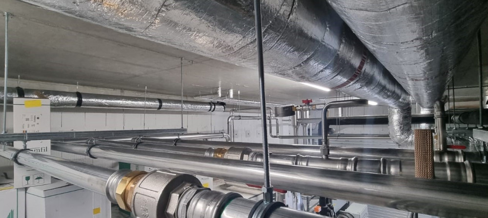 700m-heiz-und-kaelteleitung